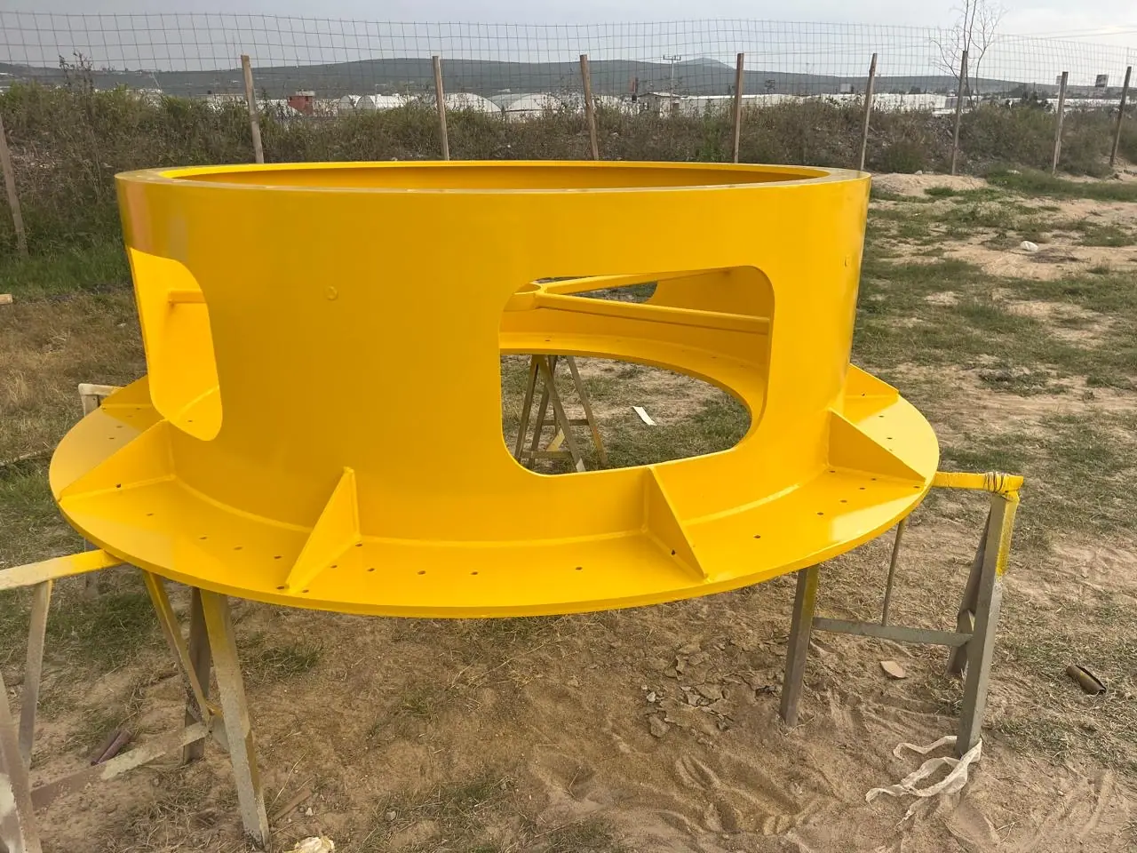 Estructura amarilla